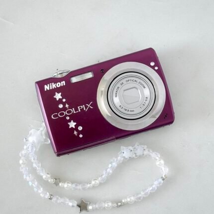 Nikon Coolpix S220 Digital Camera IN BOX